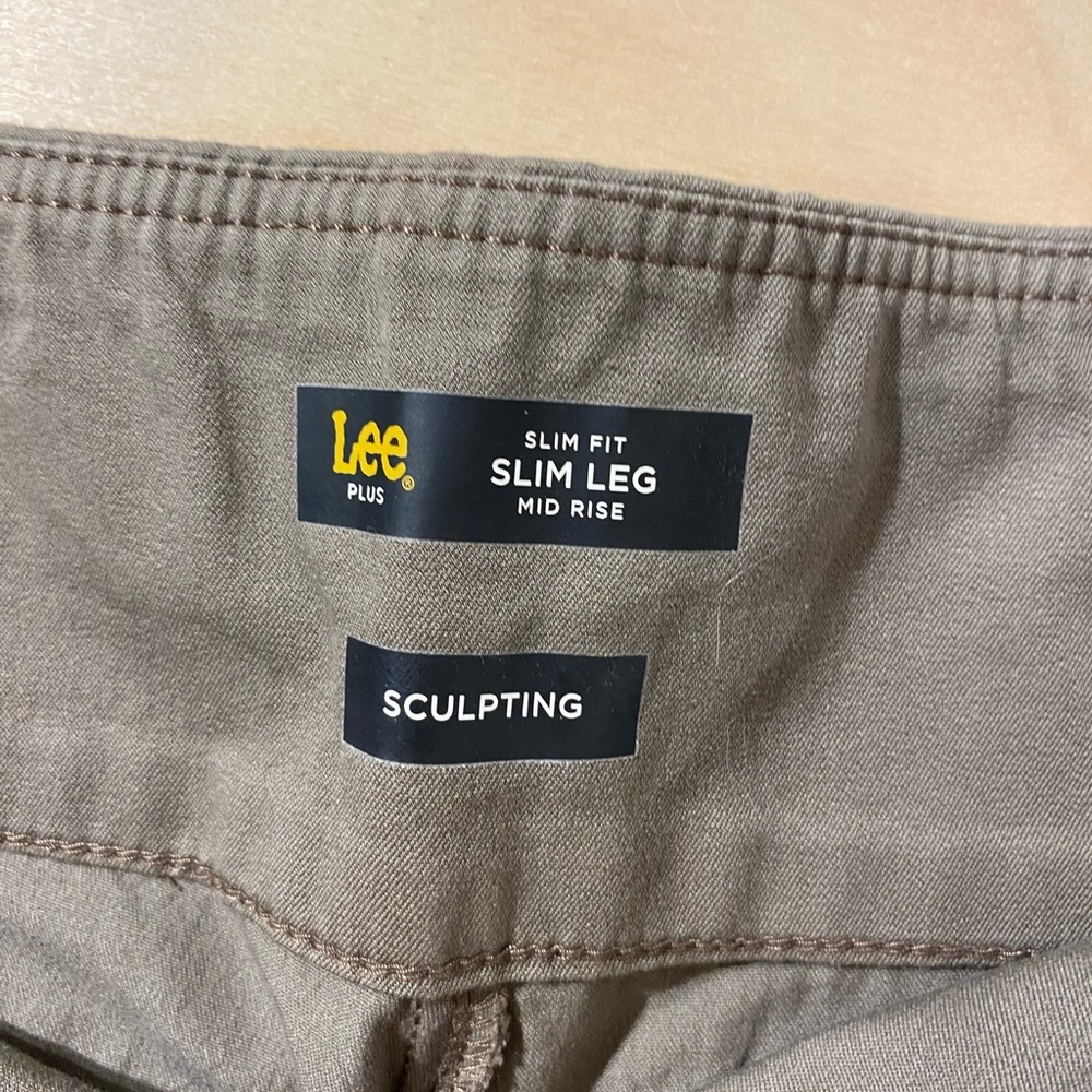 Lee Plus Slim Fit Slim Leg Mis Rise Pants 18W (NQ) - Picture 7 of 11